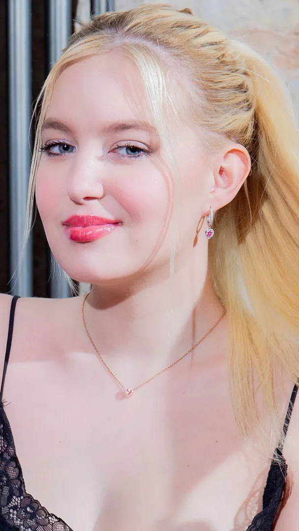 Nikoletta Queen